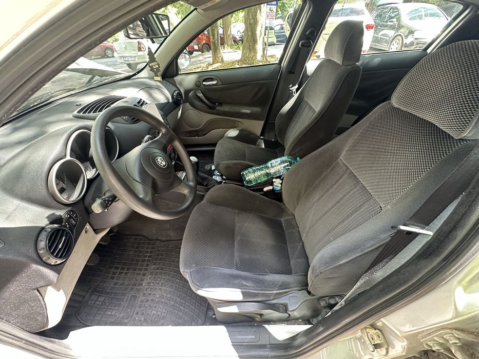 Alfa romeo 147 , 1.6 benzina