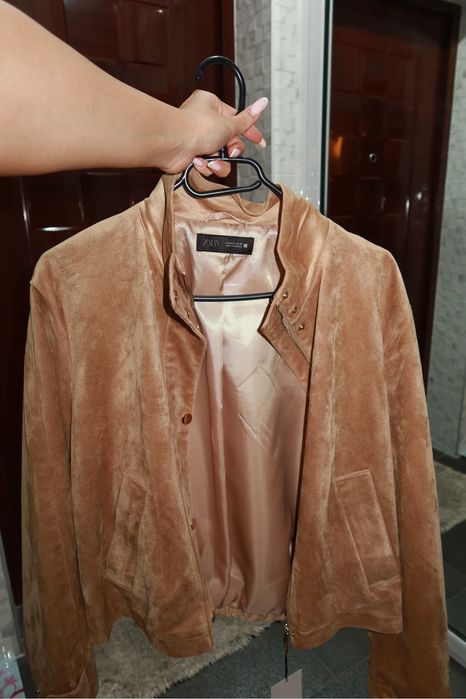 Яке Зара/Zara чисто ново