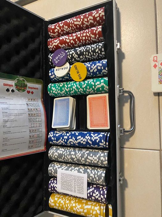 Jetoane Poker numerotate 500 bucati