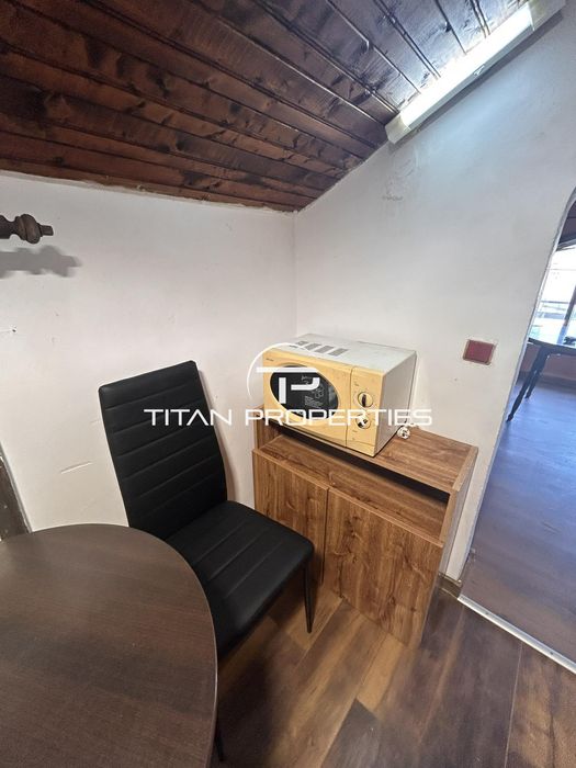 Дава се под наем Етаж от къща в Варна, м-т Траката - 75 кв.м за 383 € - Снимка #2