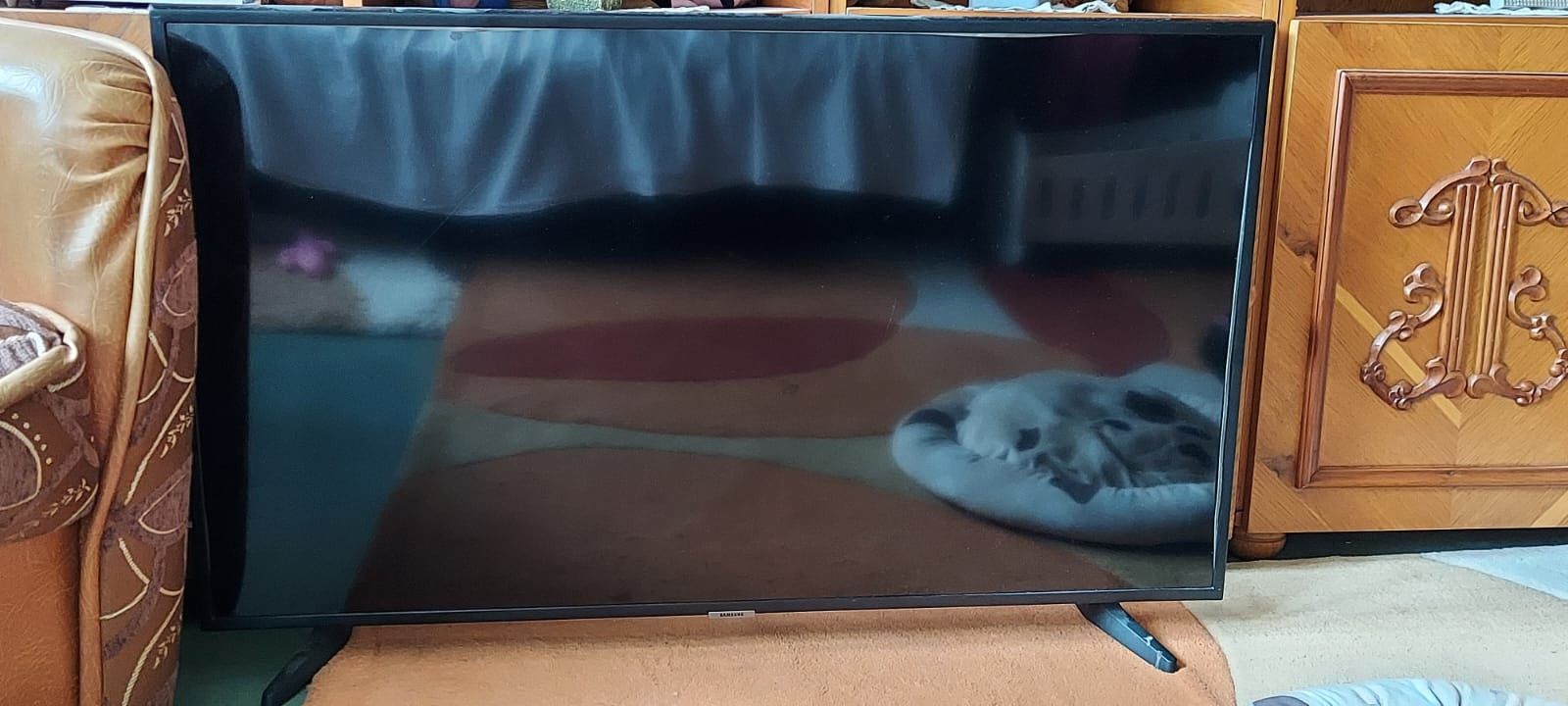 Vând urgent televizor Samsung Smart TV 4K DEFECT