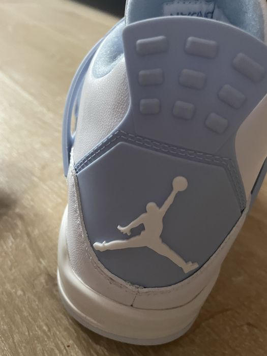 Jordan 4 forget me not