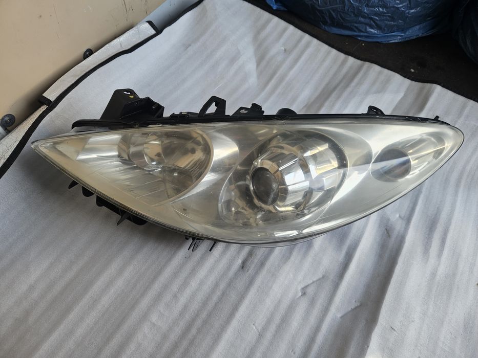 Ляв фар пежо 307 2008г.