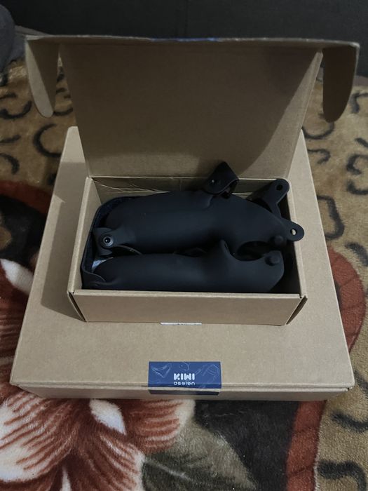 Vand Meta Quest 2 128gb cu headstrap kiwi cu baterie si grip uri