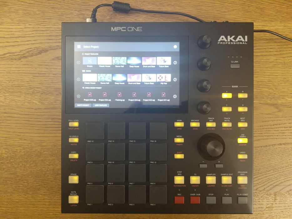 Akai MPC One Семплер