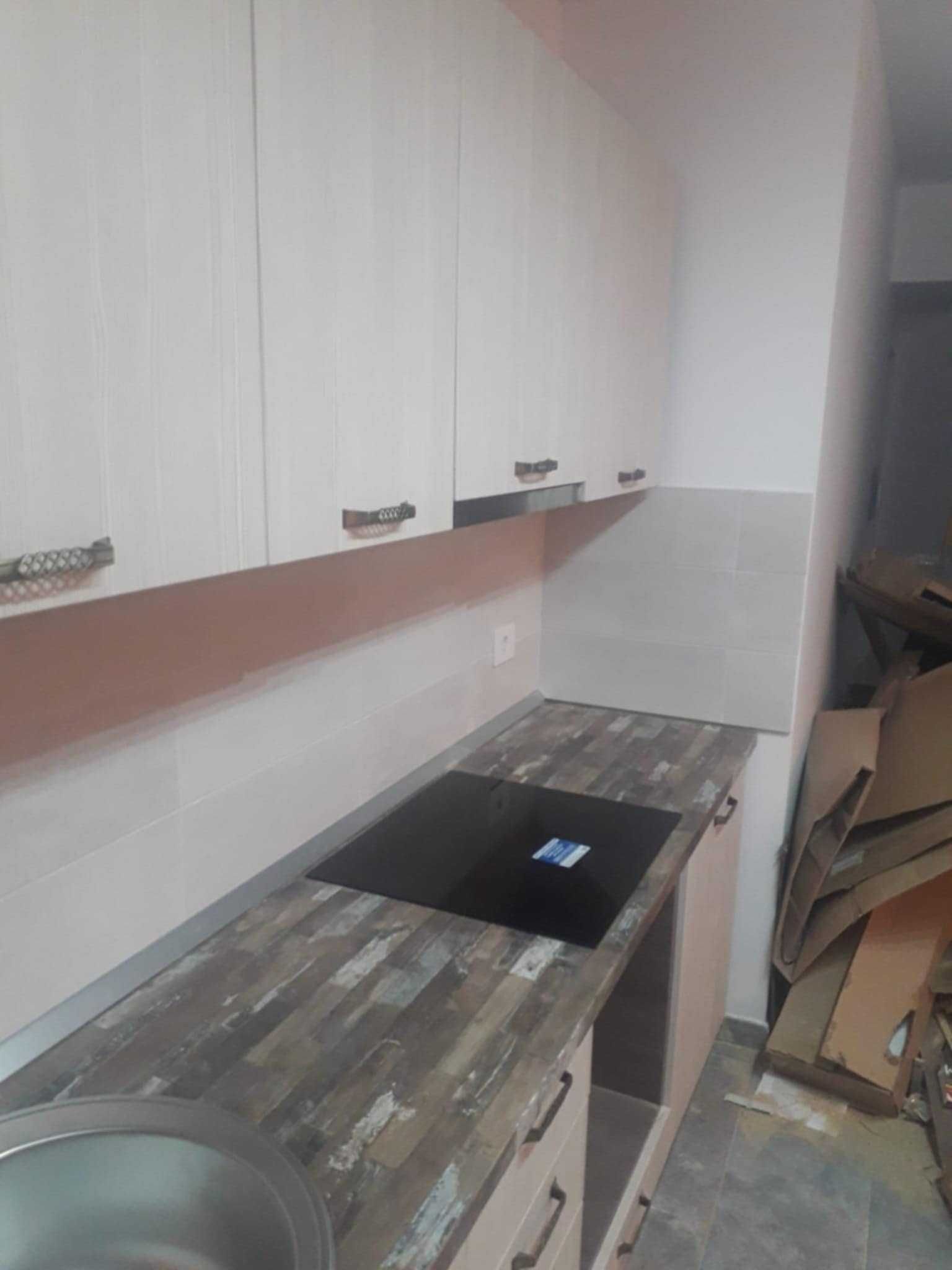 Dau in chirie ap.nou, 3 camere, Prima Onestilor,loc de parcare inclus