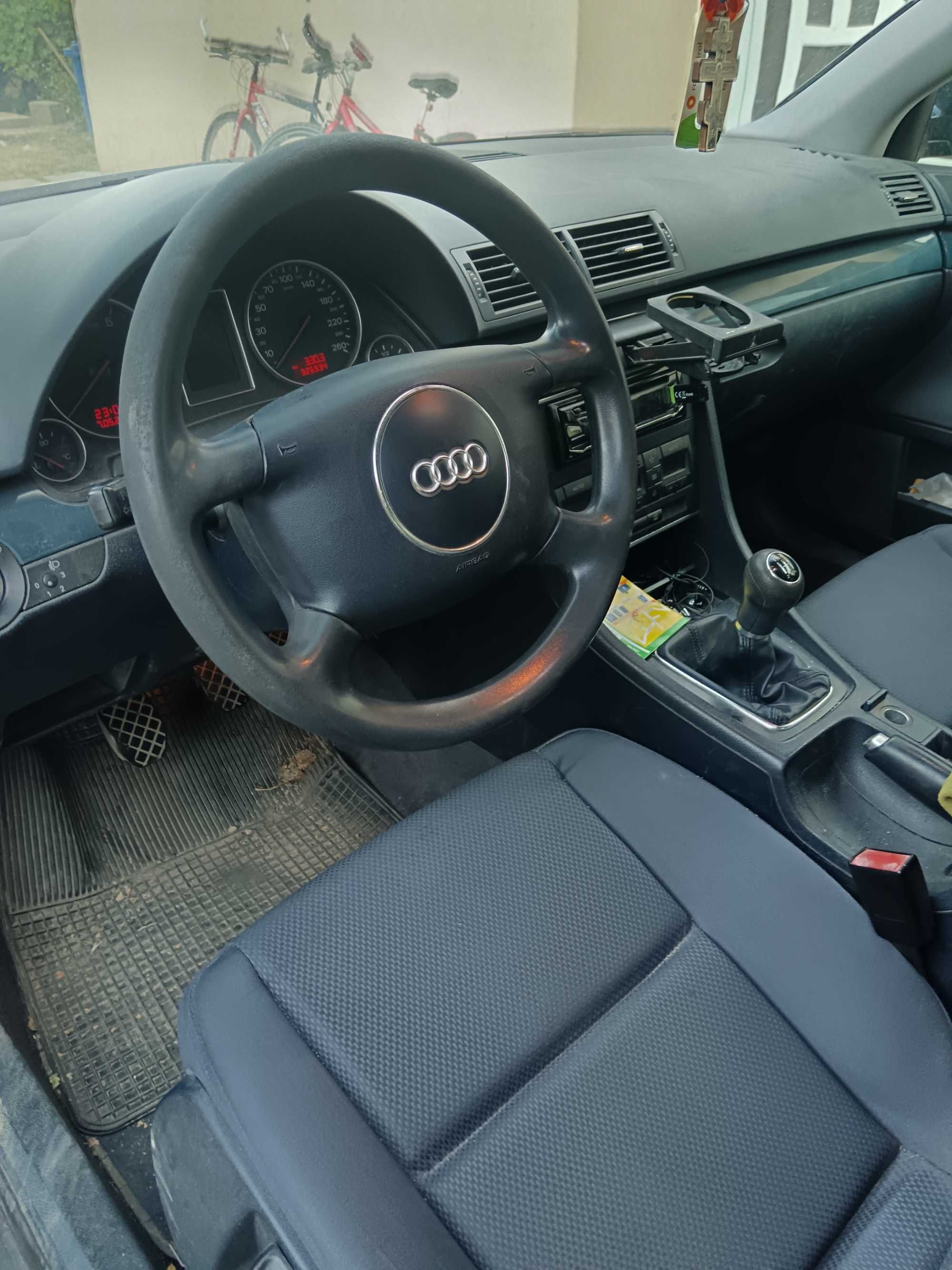 Vând audi A4 B6 1,6,benzină