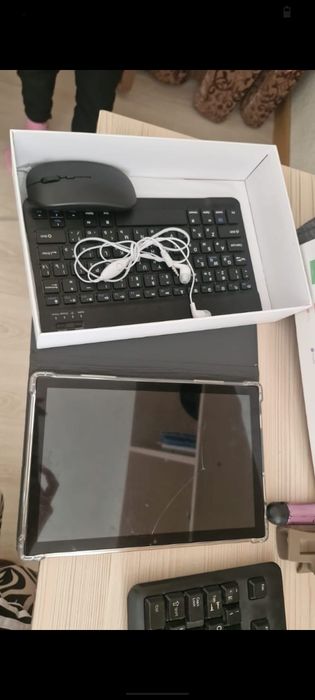 Продаю планшет g2000