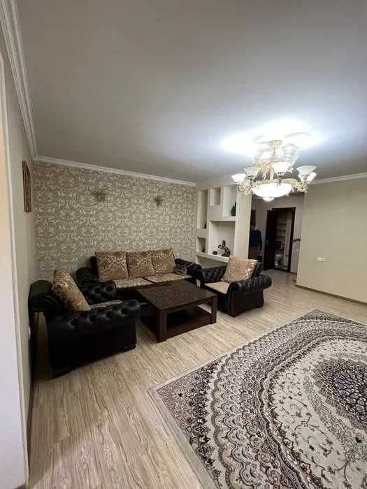 Срочно сдается 3х комнатная квартира рядом метро  ОЙБЕК  306*