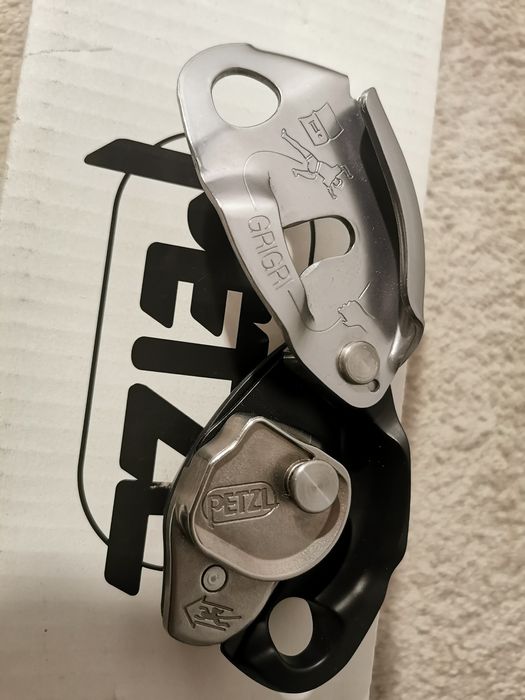Dispozitiv filare/asigurare cu frână asistata Petzl Grigri