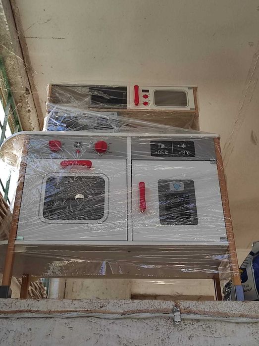 Продават се комплект дървена детска кухня и детско колело!