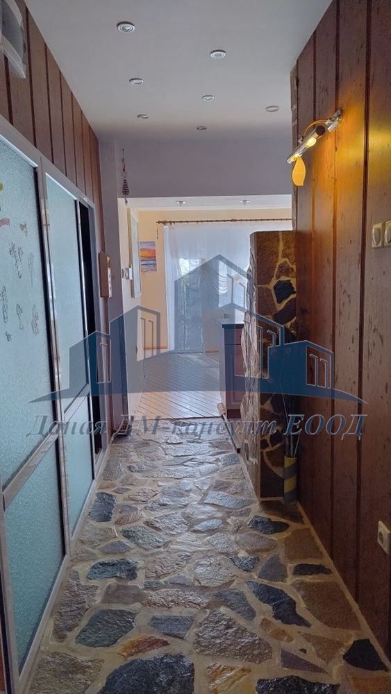 Продава се Етаж от къща в Шумен, Пожарната - 90 кв.м за 2034 €/кв.м - Снимка #4