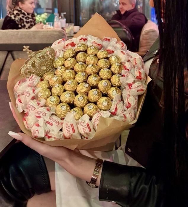 Buchete flori/dulciuri/make-up