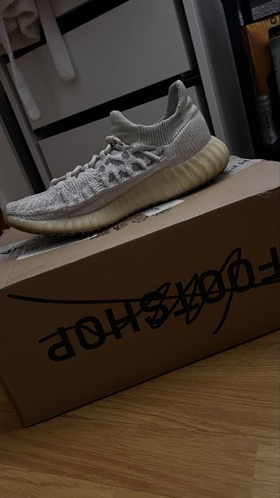 Sigilat Yeezy 350 V2 CMPCT 45 1/3