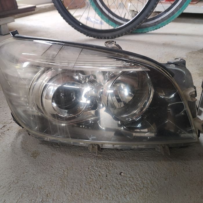 Фарове за Тойота Рав 4