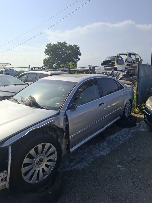 Audi А 8 3.2 бензин 2005 година 260 к.с автоматик - на части