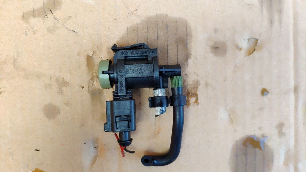 Радиатор на интеркулер Вакуум клапан на турбото Audi A6 4F C6 233кс