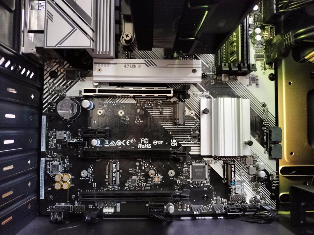 Продаю системный блок INTEL CORE i5 14600k 3.49ghz