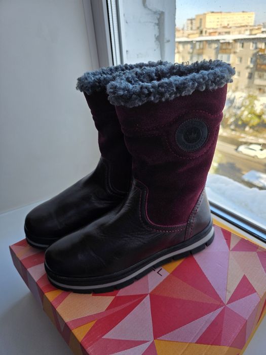 Зима, кожа цигейка, новые, размер 36, продам за 10000 тенге .