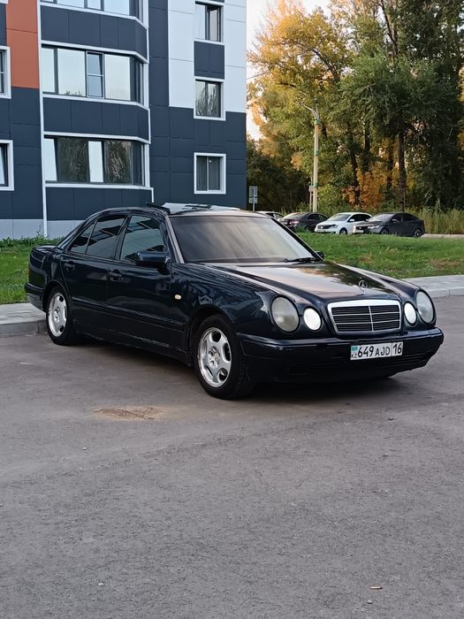 Mercedes Benz E class w210