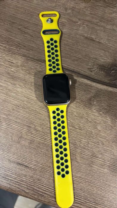 Apple Watch SE - Gold 40mm