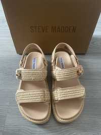 Чисто нови сандали Steve Madden