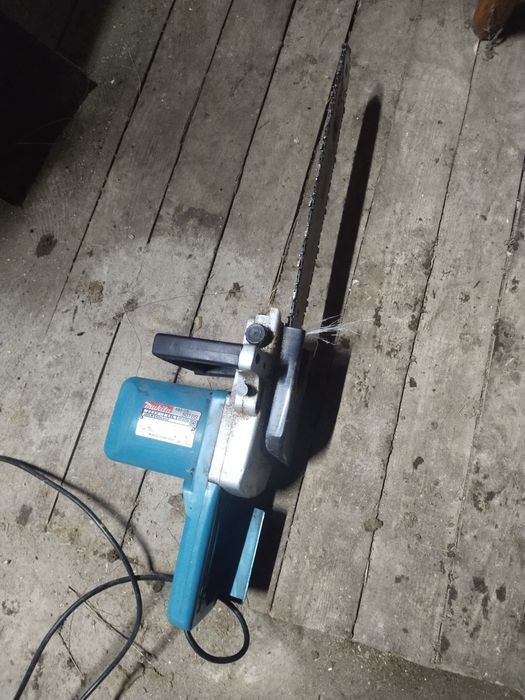 Продам электра пилу