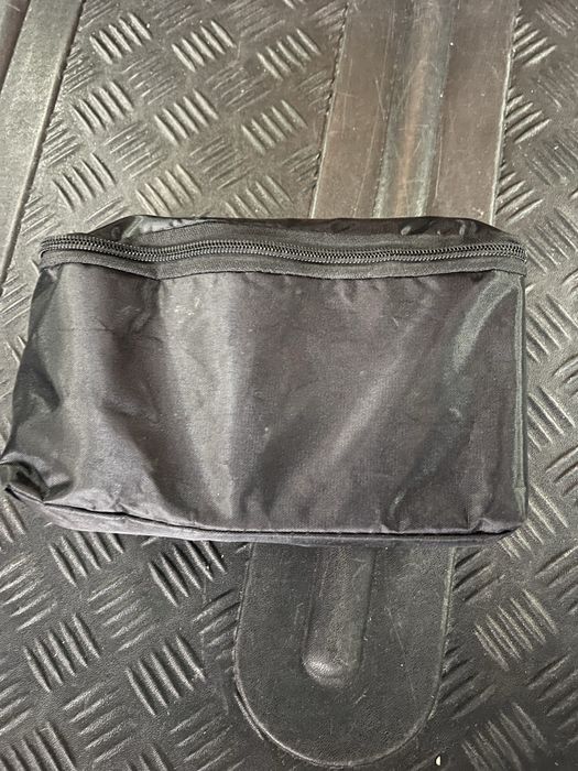 Kit compresor auto cu soluție pentru pană