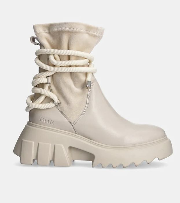 Дамски бежави боти GOE