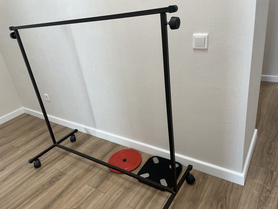 Продам передвижную вешалку