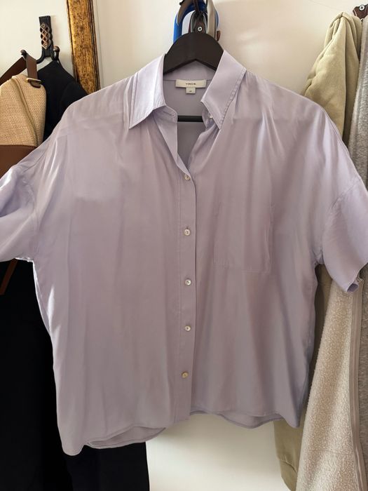 Продавам риза Vince