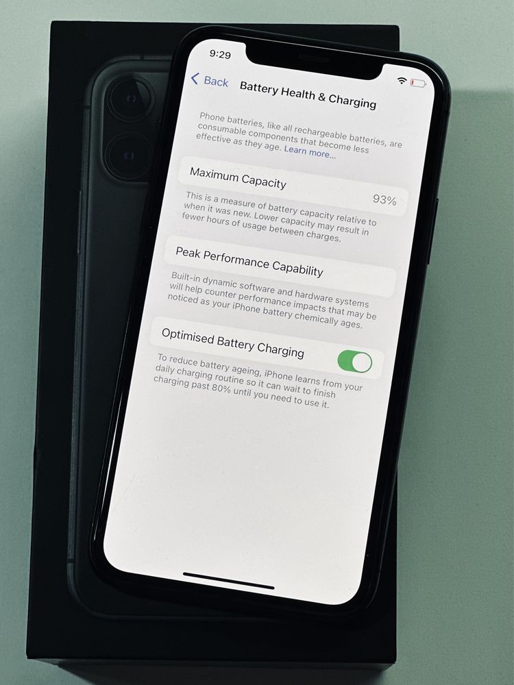 iPhone 11 Pro Grey 93% battery