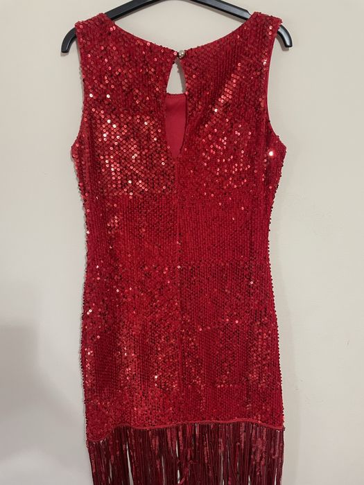 Rochie elegantă cu paiete și franjuri - marimea S