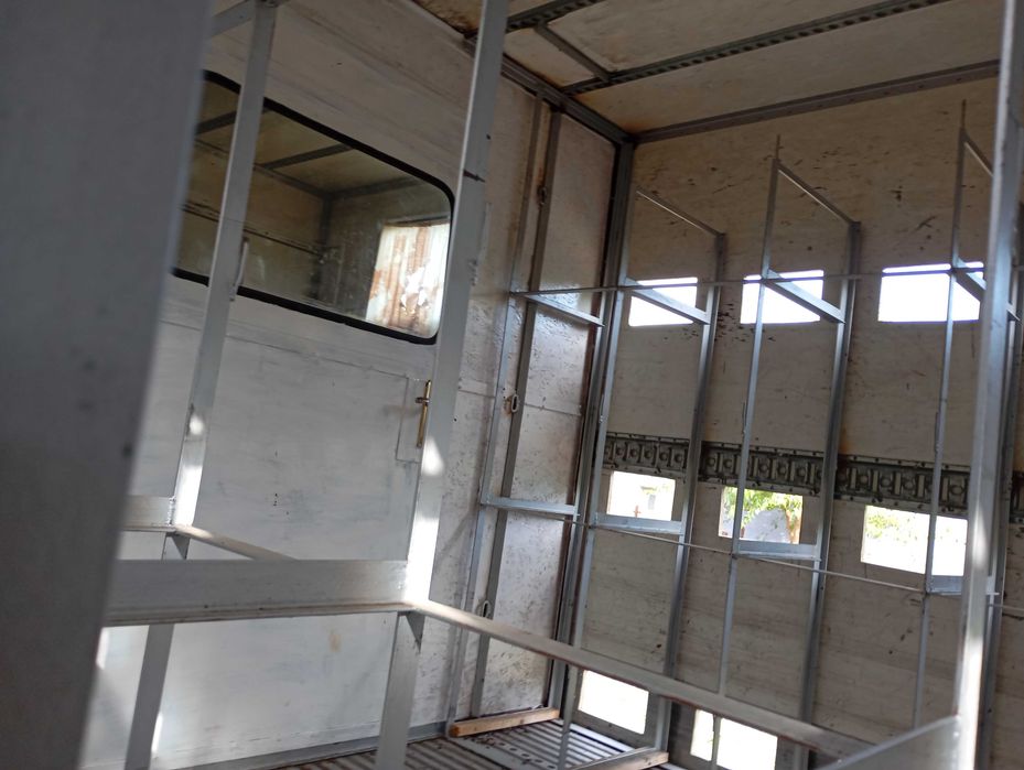Pavilion apicol,container depozitare
