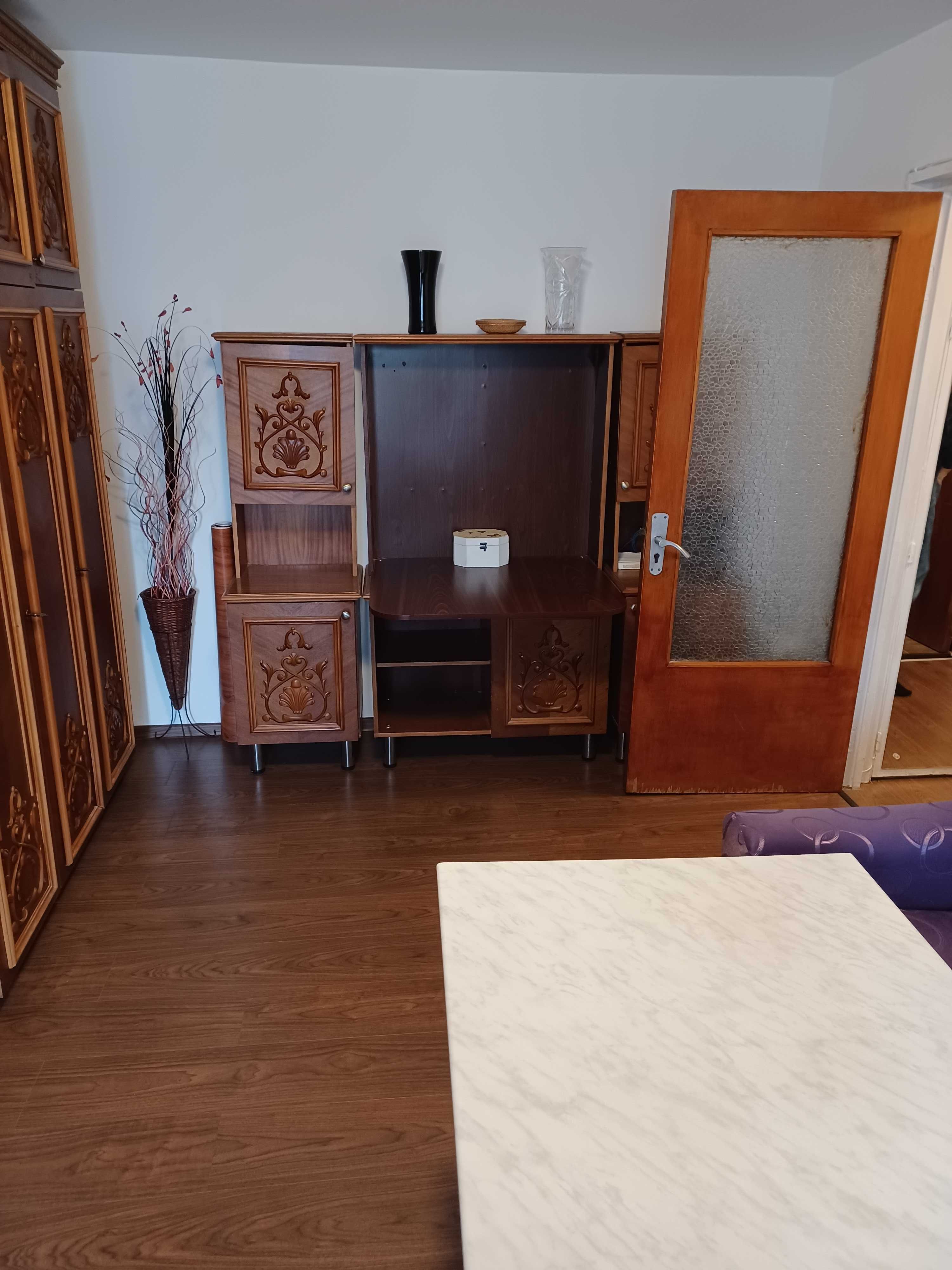 Apartament de 2 camere de inchiriat mobilat si utilat.Pantelimon.