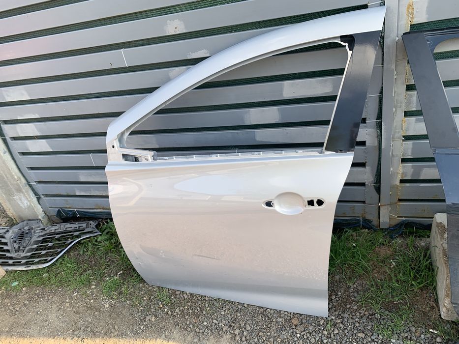 Usa fata Renault Zoe partea stanga