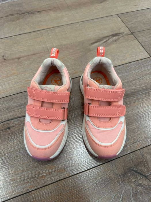 Biomecanics Сникърси Коралов цвят