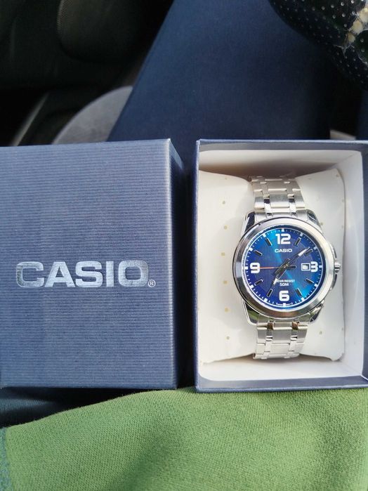 Продам наручные часы