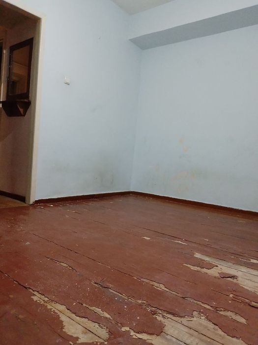 Юнусабад 2 Универсам 1/4/4 , 28м²