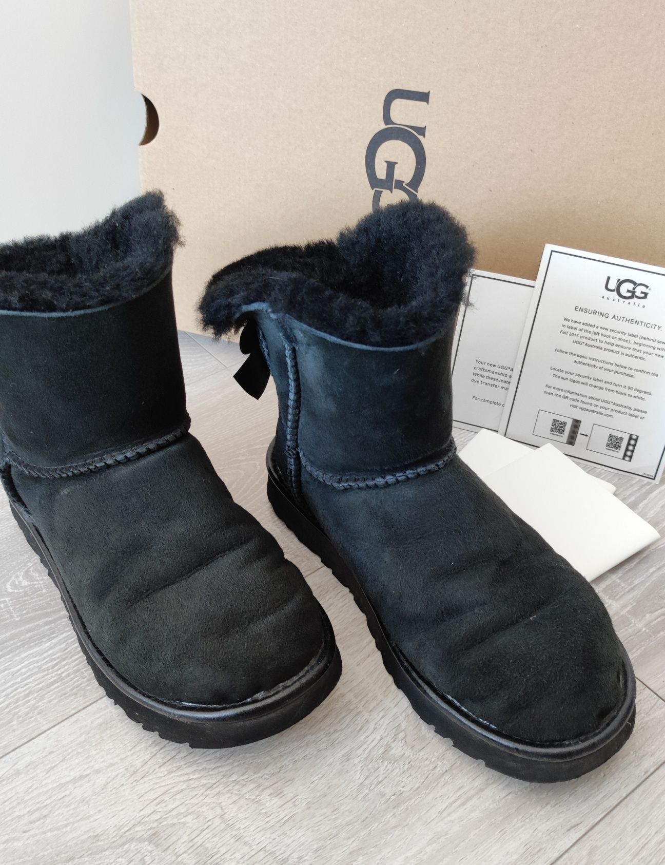 Vand cizme UGG originale - mar 36