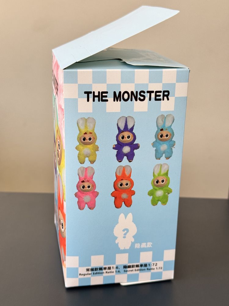 Фигурка Labubu The Monster с коробкой