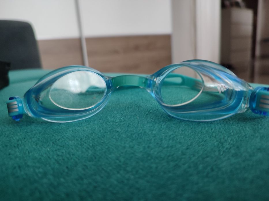 Vând ochelari pt înot Adidas noi