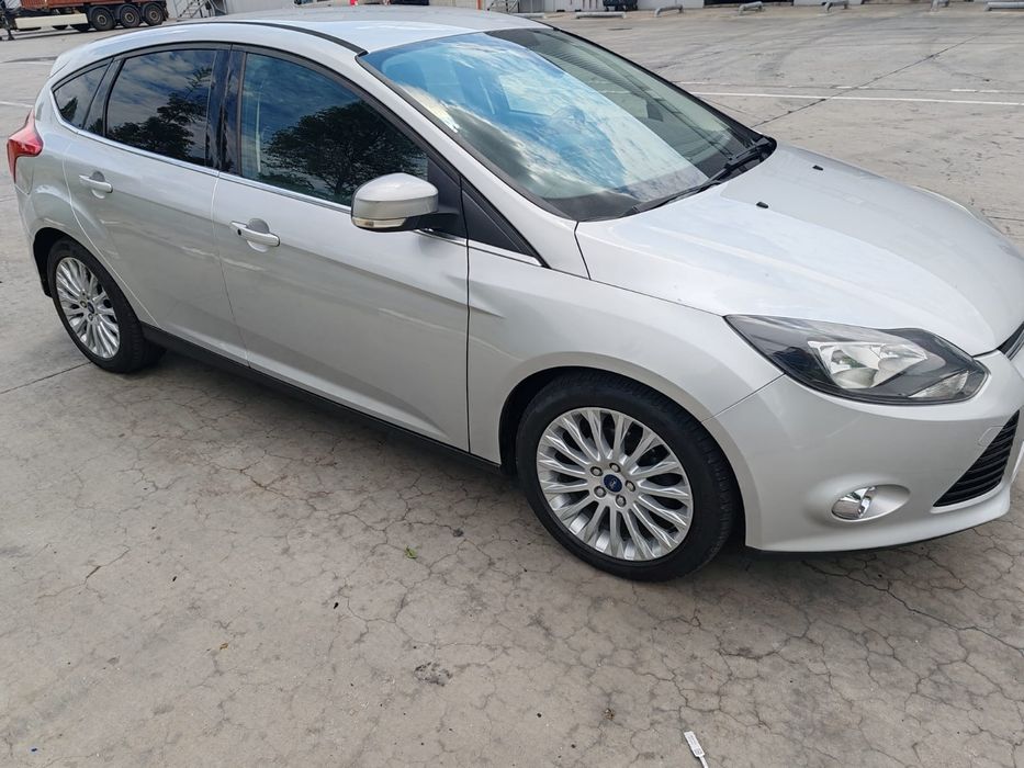 Vând urgent Ford focus 2013, benzină motor 1.0, 120 Cp