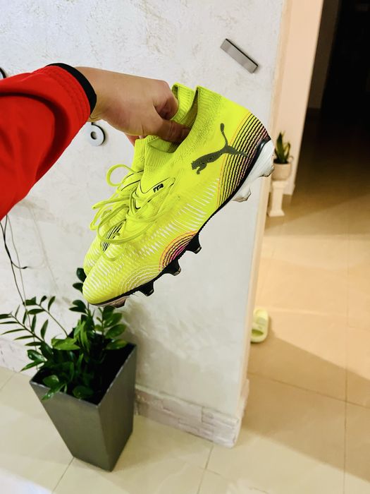 Ghete Puma Future neon cu negru – mărimea 44