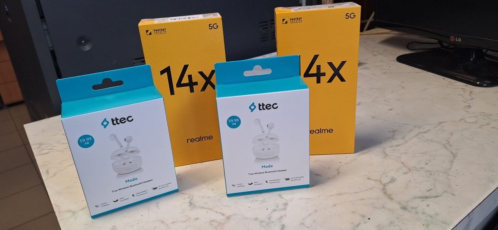 Realme 14x чисто нови с гаранция от А1 и подарък слушалки