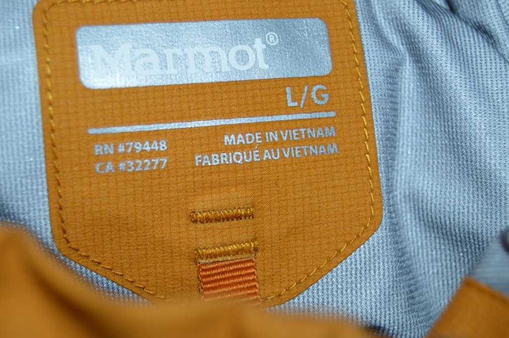 Geaca impermeabila MARMOT marime L noua cu defect