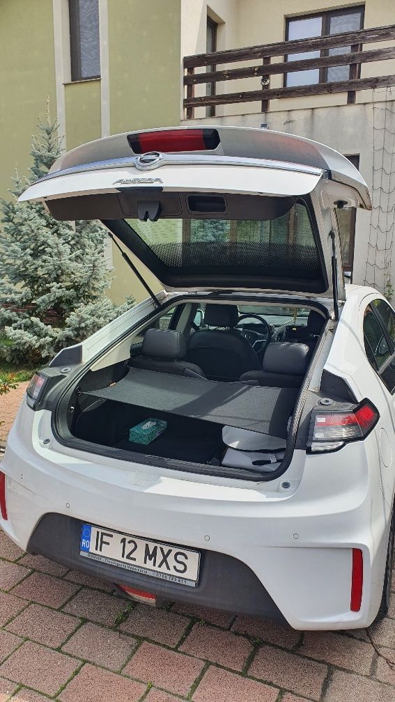Opel Ampera hybrid
