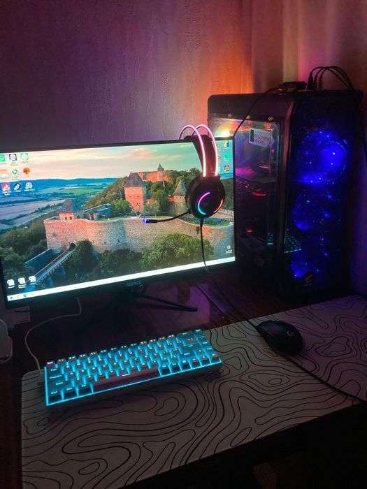 Игровой компьютер системный блок в идеальном состоянии