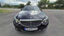 Продавам личният си автомобил.