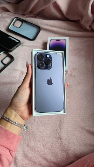 vand iphone 14 pro , deep purple,125 GB +4 huse mobilfox si o folie